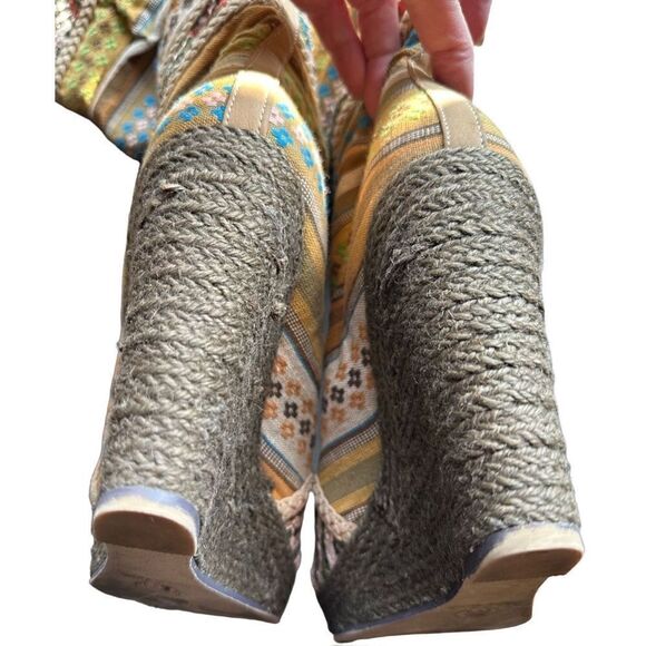 Michael Antonio multicolor tapestry wedge boot size 9.5 - Picture 11 of 15